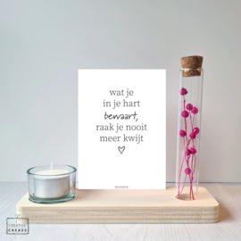 Memory Shelf met Droogbloemen een kaarsje en een kaartje | Wat je in je hart bewaart, raak je nooit meer kwijt