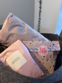 Kadopakket in mooie mand met  plaid