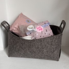 Kadopakket in mooie mand met  plaid