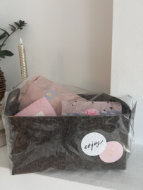 Kadopakket in mooie mand met  plaid