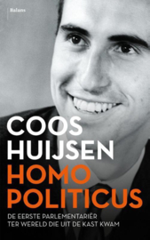 Homo politicus de eerste parlementariër die uit de kast kwam , Coos Huijsen