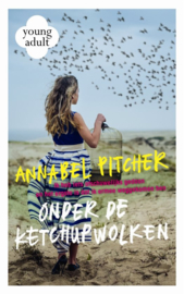 Onder de ketchupwolken Winnaar Gouden Lijst 2015 - categorie vertaald ,  Annabel Pitcher