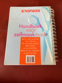 Knip mode handboek voor zelfmaakmode voor iedereen die zelf mode maakt