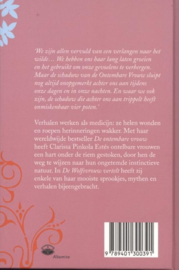 De wolfsvrouw vertelt in de voetsporen van de ontembare vrouw , Clarissa Pinkola Estes