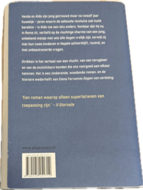 Strikken met een voorwoord van Jhumpa Lahiri , Domenico Starnone