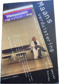 Maansverduistering scenes uit het leven van de laatste deejay, E. Overveen