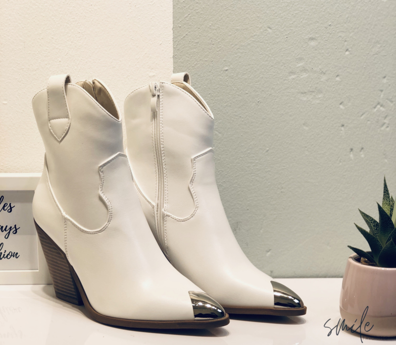 Musthave Dames Enkellaarsjes met stalen neus Wit Musthave Dames Enkellaarsjes met stalen neus Wit