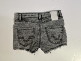 Tumble n Dry korte broek voor meisje van 4 / 5 jaar met maat 104 / 110