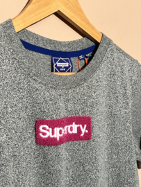 Superdry t-shirt voor meisje  van 16 jaar met maat 176