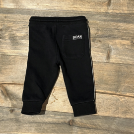 Hugo Boss joggingbroek voor jongen van 9 maanden met maat 74