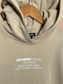 Nik&Nik hoodie voor meisje van 12 jaar met maat 152