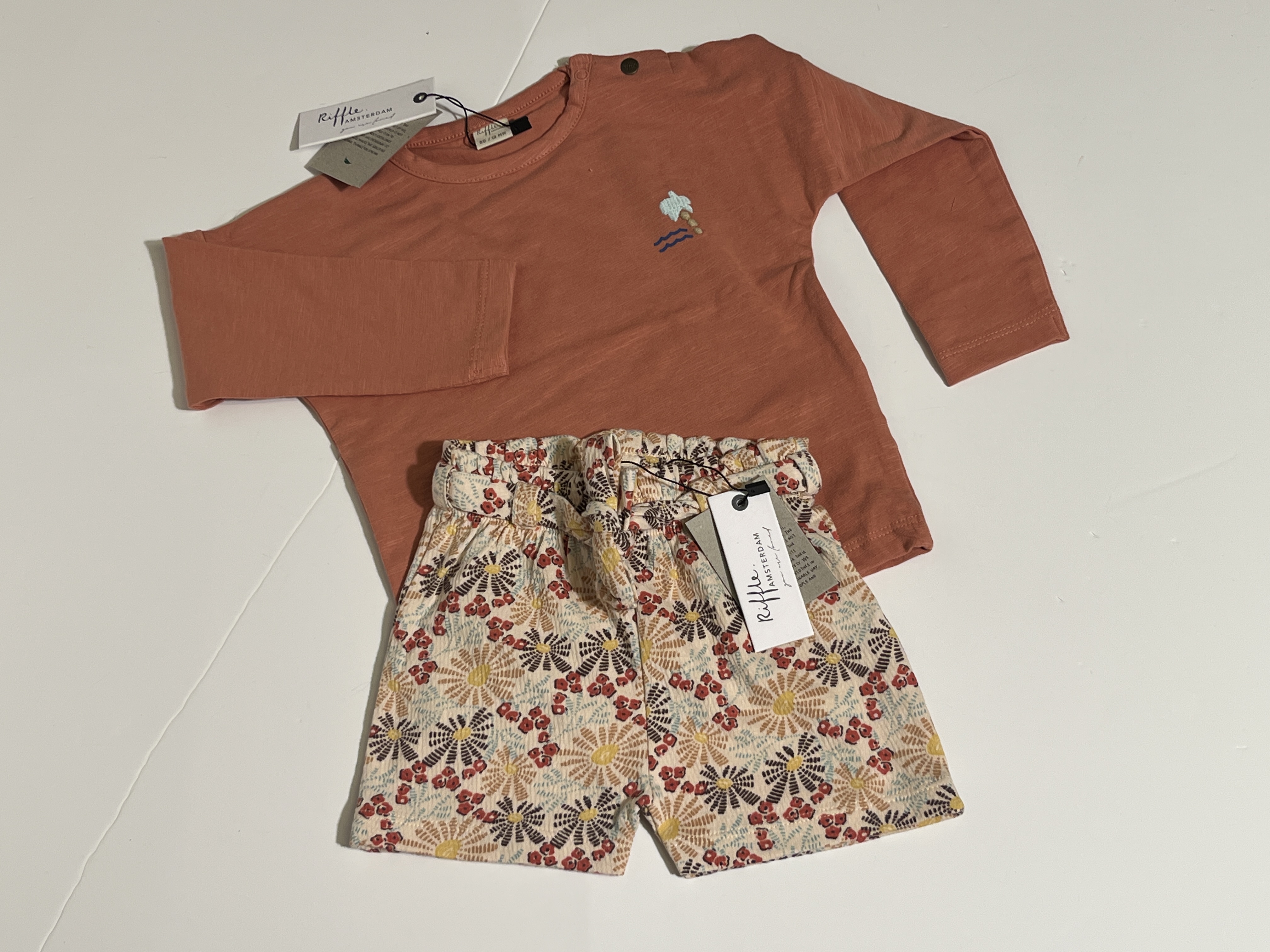 Riffle longsleeve voor jongen of meisje van 3 maanden met  maat 62