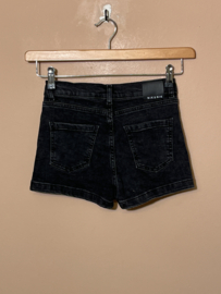 Nik en Nik korte broek voor meisje van 12 jaar met maat 152