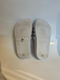 Adidas slippers voor meisje met schoenmaat 31