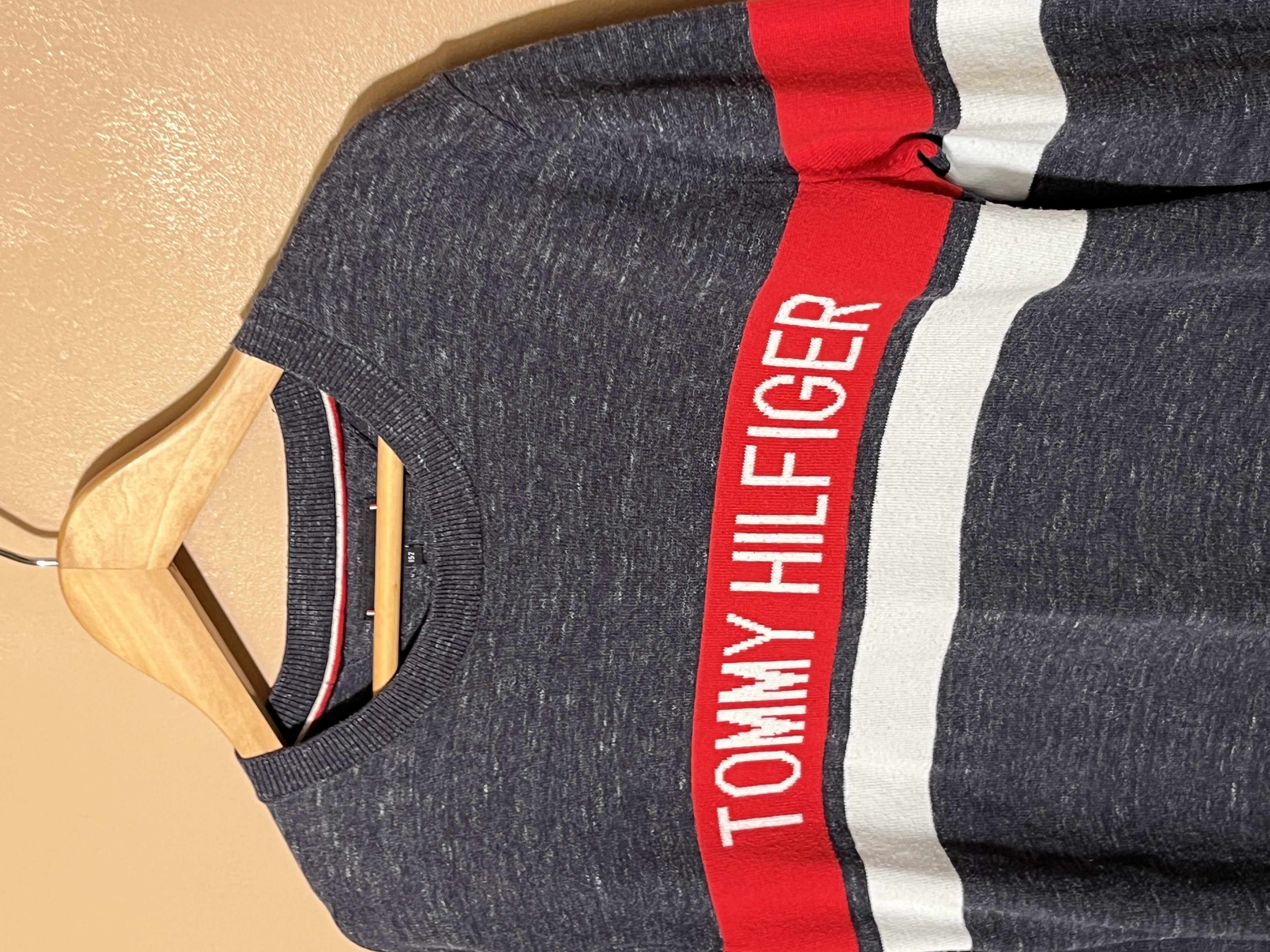Tommy Hilfiger trui voor jongen van 12 jaar met maat  152