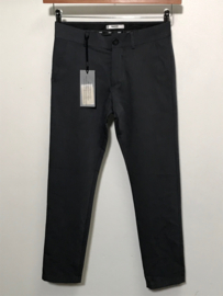 Cost Bart Denmark pantalon voor jongen van 10 jaar met maat 140