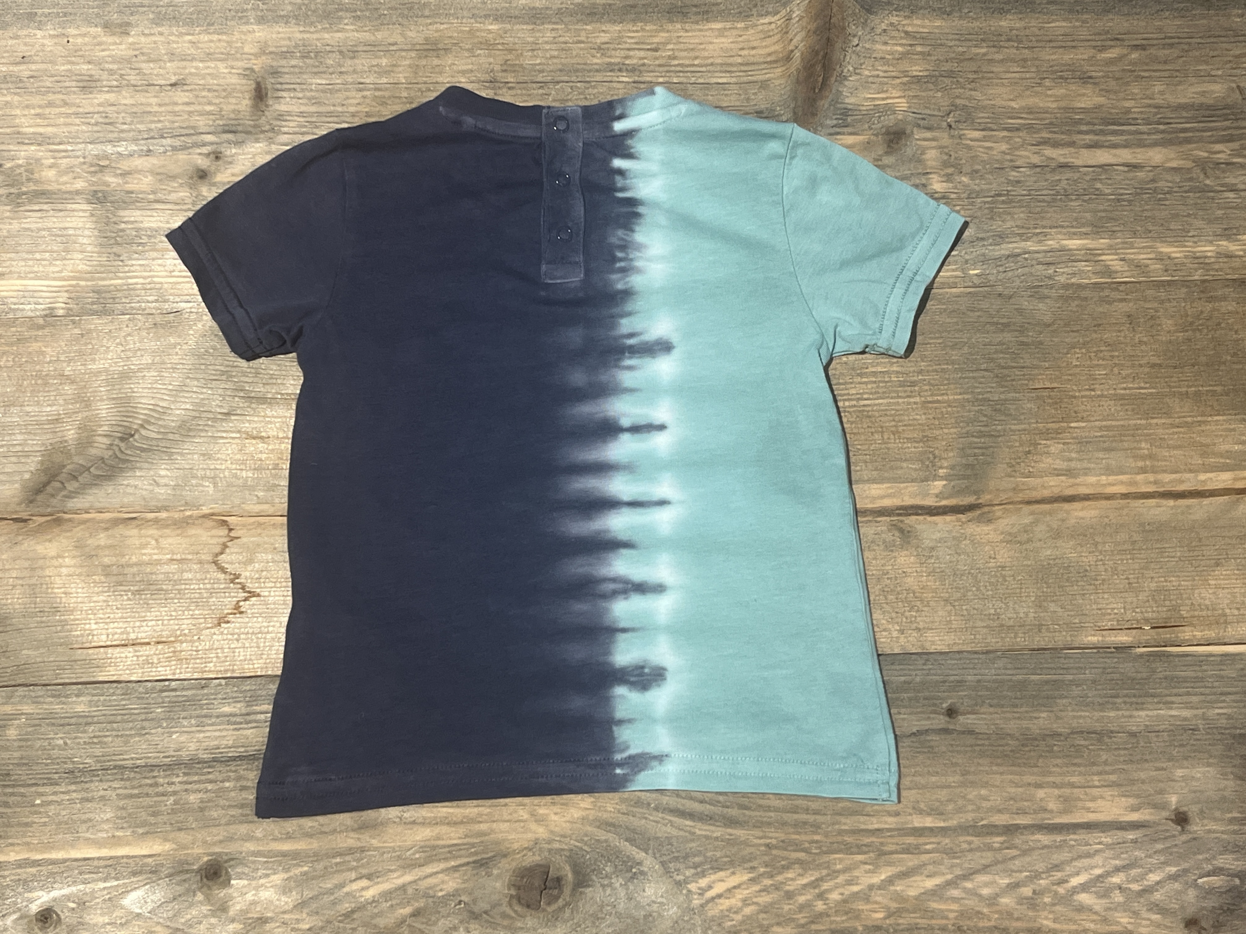Guess t-shirt voor jongen  van 18 maanden met maat 86