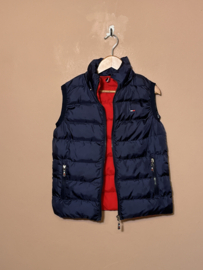 Tommy Hilfiger bodywarmer voor jongen van 10 jaar met maat 140