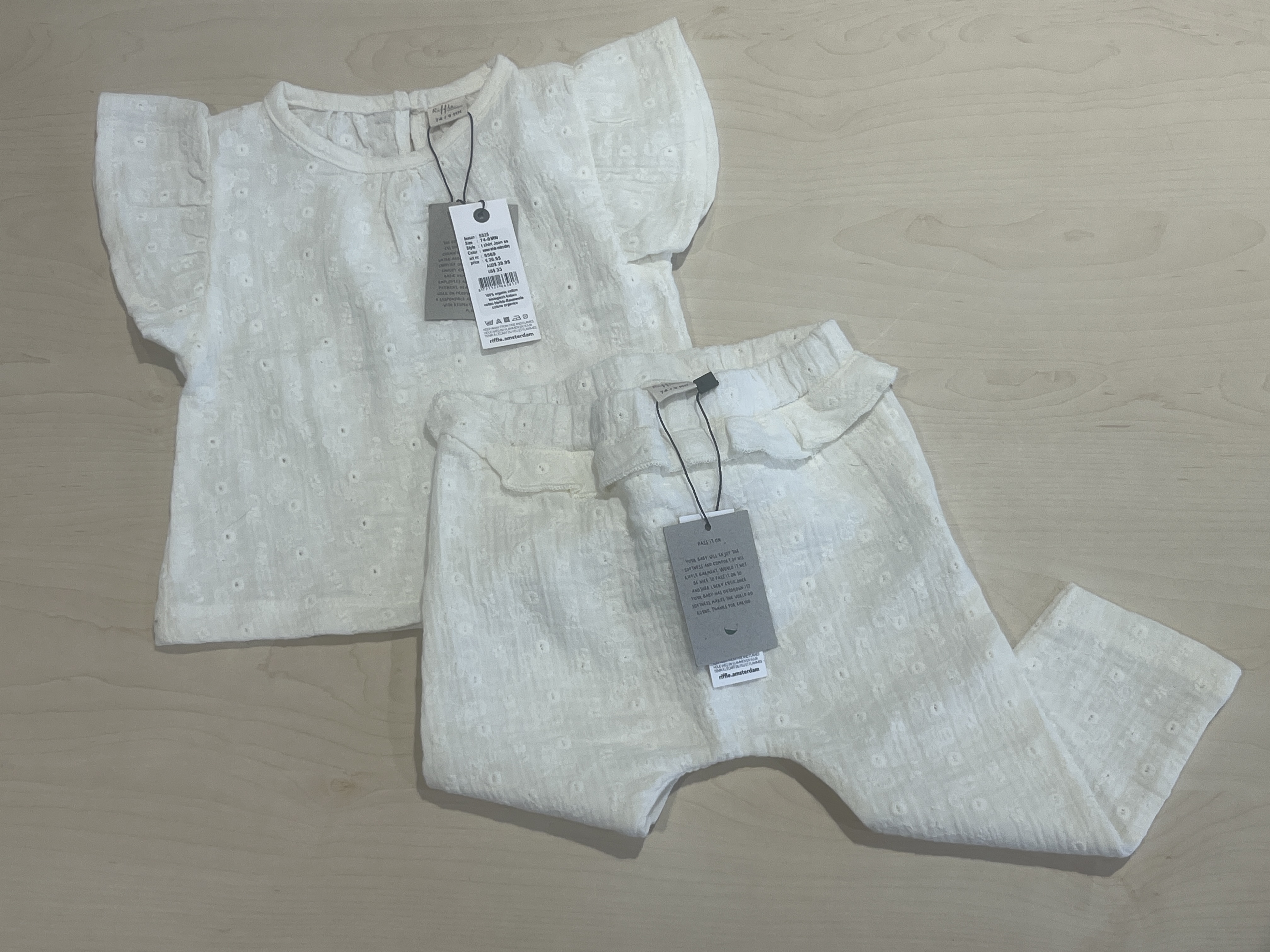 Riffle  broekje voor meisje van 12 maanden met maat 80