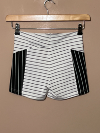 Frankie & Liberty korte broek voor meisje van 12 jaar met maat 152