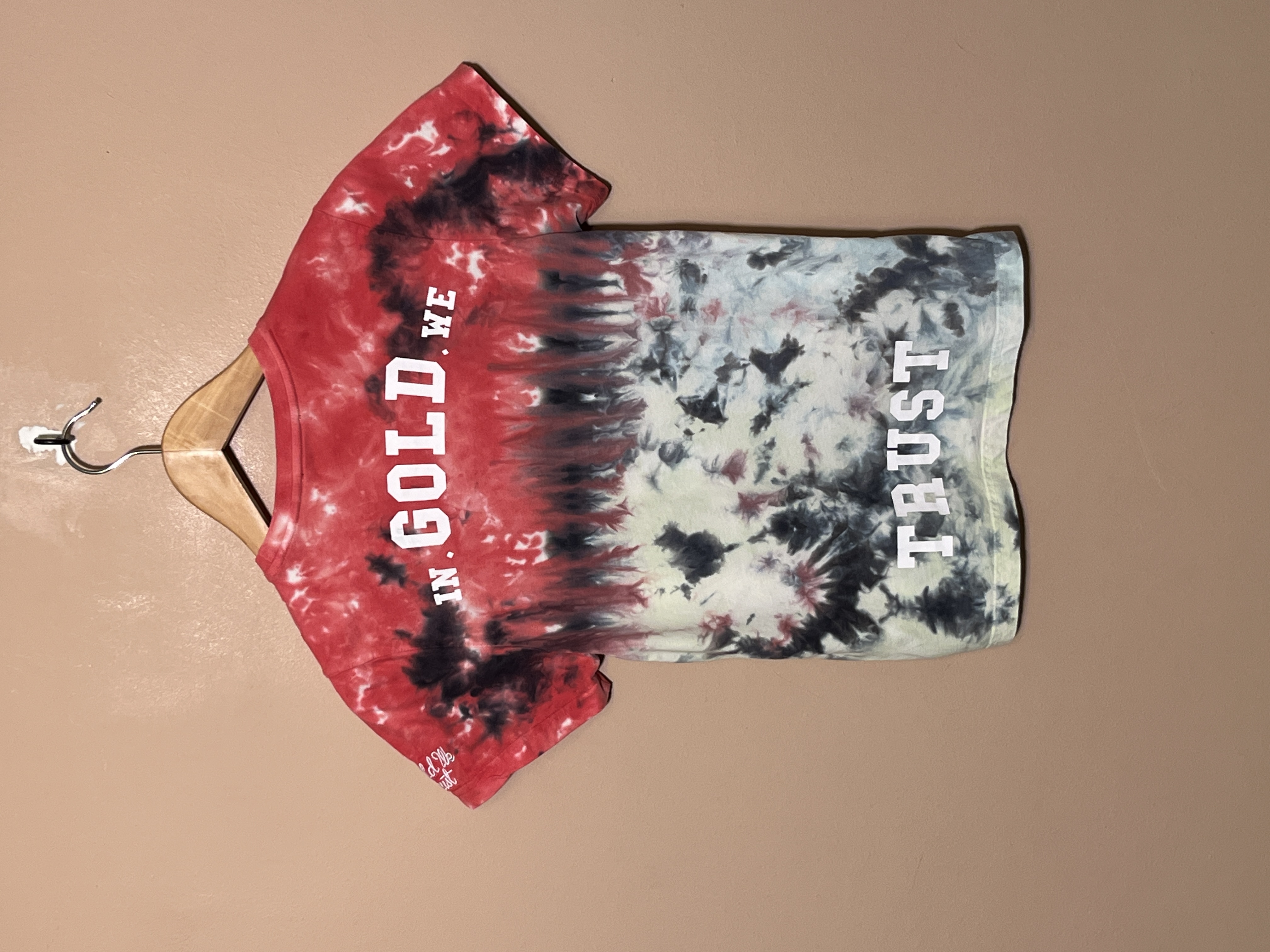In Gold We Trust t-shirt voor jongen of meisje van 10 / 12 jaar met maat  140 / 152