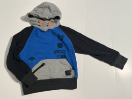 Vingino hoodie voor jongen van 3 jaar met maat 98