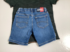 Tommy Hilfiger korte  broek voor jongen van 7 jaar met maat 122