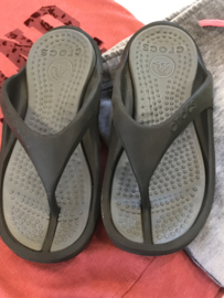 Crocs slippers voor meisje met schoenmaat 34