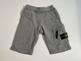 Stone Island korte joggingbroek voor jongen van 3 jaar met maat 98