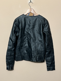 Vingino leatherlook jas voor meisje van 14 jaar met maat 164