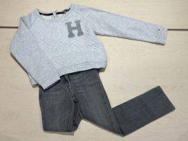 Tommy Hilfiger trui voor meisje van 8 jaar met maat 128