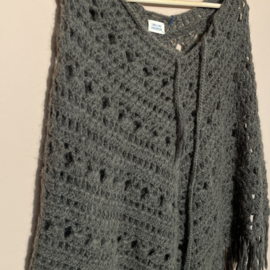 Long Live The Queen vest / poncho voor meisje van 12 jaar met maat 152