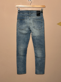 Vingino broek voor jongen van 12 jaar met maat 152