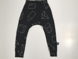 Nununu jogging broek voor jongen van 4 / 5 jaar met maat 104 / 110