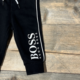 Hugo Boss joggingbroek voor jongen van 9 maanden met maat 74