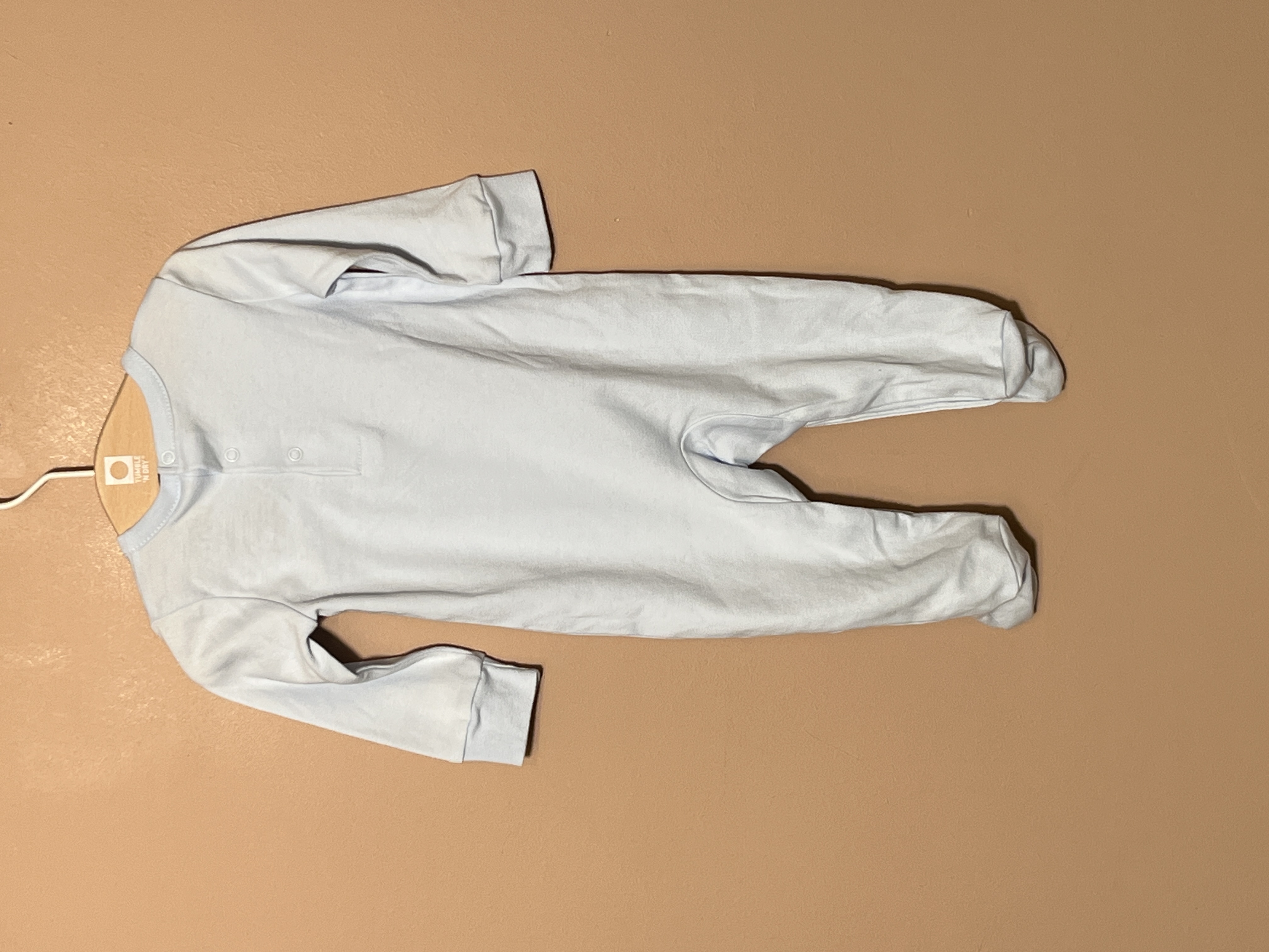 DKNY playsuit voor jongen of meisje van 6 / 9  maanden met maat 68 / 74