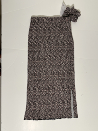 The New rok voor meisje van 7 / 8 jaar met maat 122 / 128