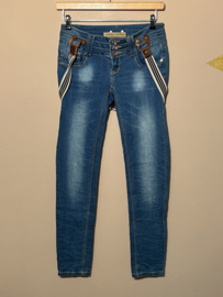 Monday Premium broek voor meisje van 18 jaar met maat 188