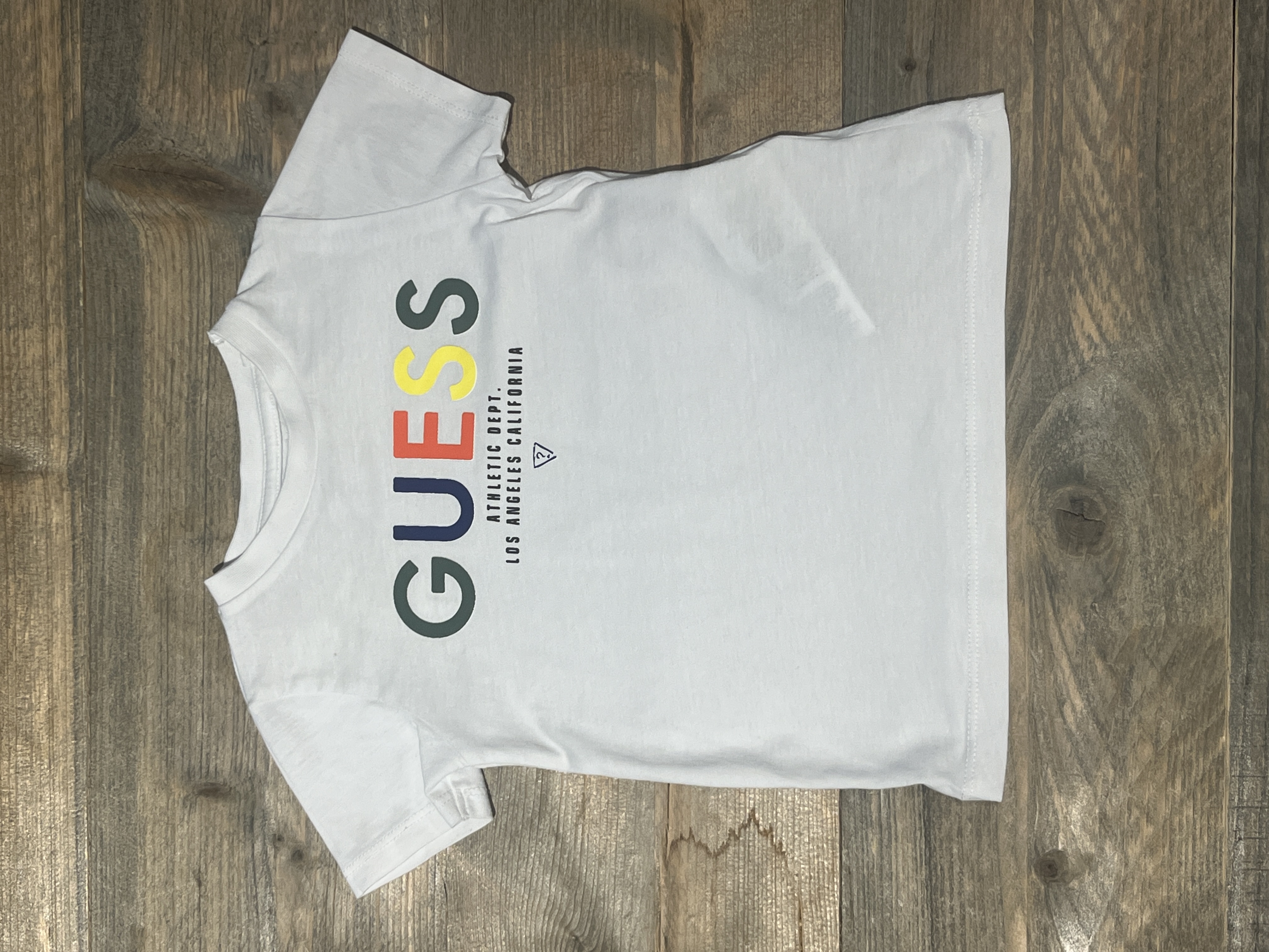 Guess t-shirt voor jongen  van  2 jaar met maat 92