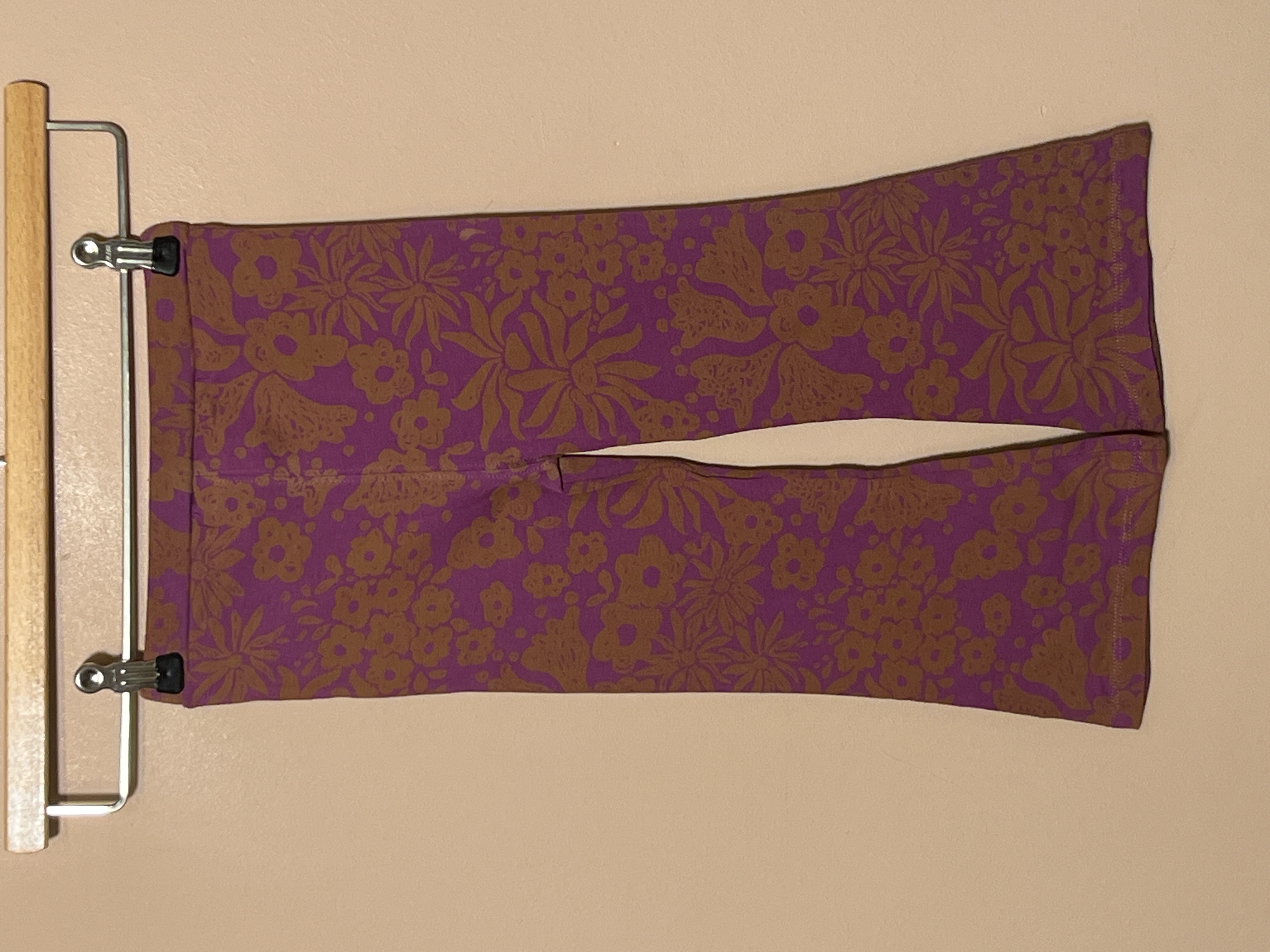 Ammehoela broek voor meisje van 3  / 4 jaar met maat 98 / 104