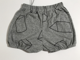 Nununu korte broek voor jongen of meisje van 4 / 5 jaar met maat 104 / 110