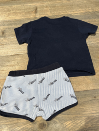 Hugo Boss kort broekje voor jongen van 6 maanden met maat 68