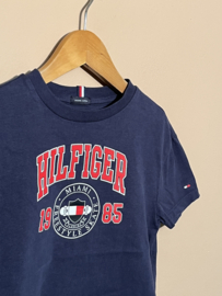 Tommy Hilfiger t-shirt voor jongen van 4 jaar met maat 104