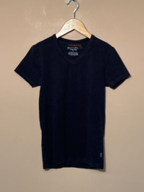 Vingino basic t-shirt v hals voor jongen van 10 met maat 140