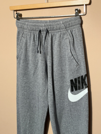 Nike joggingbroek voor jongen of meisje van 14 / 16 jaar met maat 164