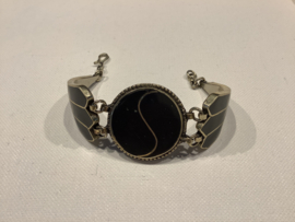 Verzilverd armband met onyx en bladgoud