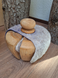 Houten urn met vilt