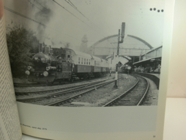 Boek met de stoomtram van hoorn naar medemblik een levend museum
