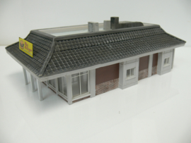 Bachmann Big Burger Restaurant Drive Through OO /  H0 ovp 44-102 Premium modell gebouwd