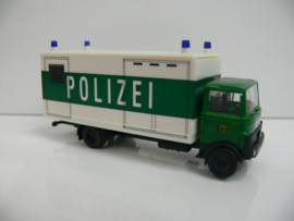 Praline / Busch 1:87 H0 Mercedes Polizei vrachtwagen Pferde Transport 40765